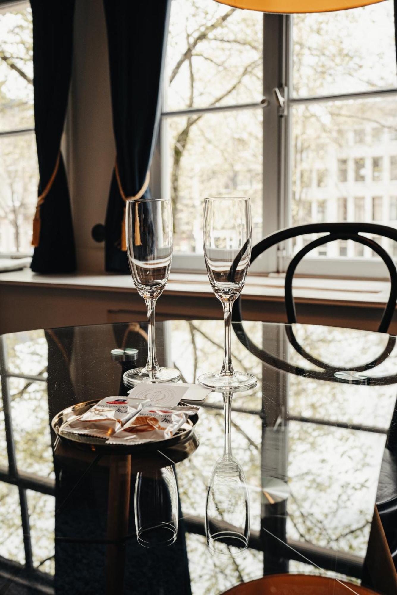 1637: Historic Canal View Suites Amsterdam Ngoại thất bức ảnh